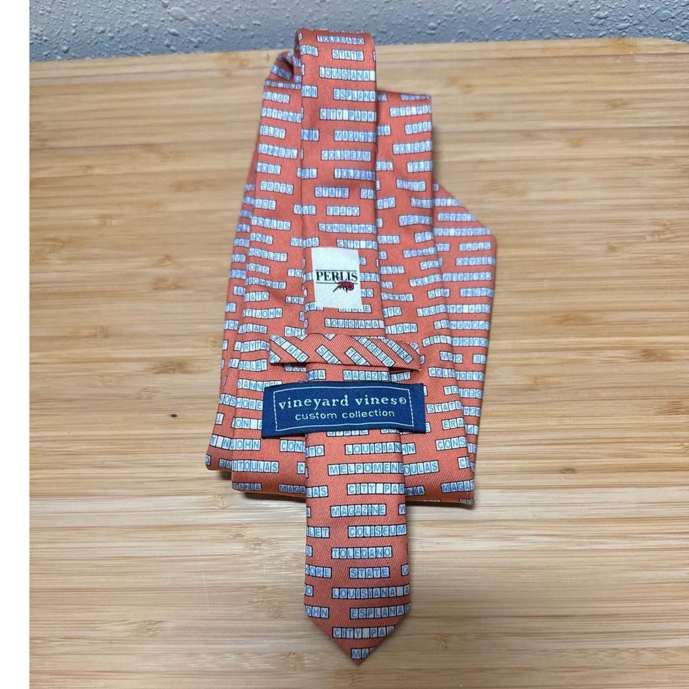 Vineyard Vines Perlis Necktie Orange New Orleans Street Sign Print 100% Silk USA